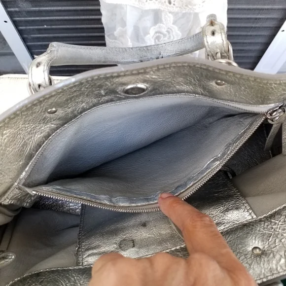 BALENCIAGA Metallic Calfskin Papier Mini A4 Tote Silver - Picture 14 of 15